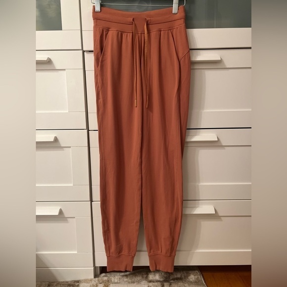 Lululemon Ready to Rulu High-Rise Jogger - Picture 2 of 5